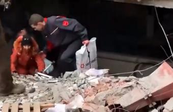 Μαριούπολη: Στη δημοσιότητα συγκλονιστικό βίντεο από τη διάσωση αμάχων από το εργοστάσιο Αζοφστάλ 