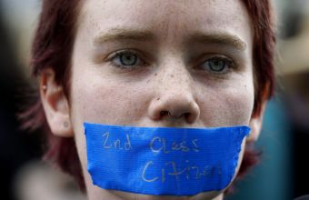 ΗΠΑ: Το Μιζούρι απαγορεύει τις αμβλώσεις μετά την απόφαση του Ανωτάτου Δικαστηρίου