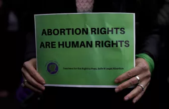 Η δικαστική απόφαση για τα χάπια άμβλωσης «υπερβαίνει τα όρια», τονίζει ο πρόεδρος Μπάιντεν