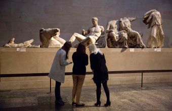 Πρόεδρος Βρετανικού Μουσείου: Ελλάδα και Βρετανία θα μπορούσαν να μοιραστούν τα Μάρμαρα του Παρθενώνα