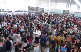 Χάος επικρατεί σε όλα τα αεροδρόμια της Ευρώπης 