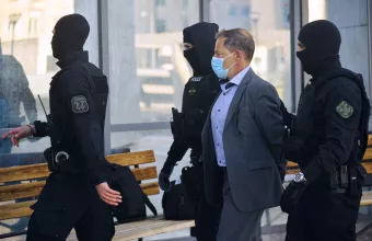 O Δημήτρης Λιγνάδης προσερχόμενος στα δικαστήρια