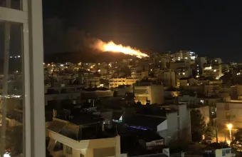 Φωτιά τώρα στο Σχιστό Κορυδαλλού