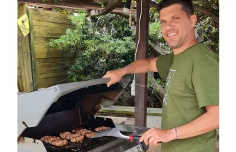 Ο Αλέξανδρος Παπανδρέου και τα BBQ STORIES αποβιβάζονται στη Νάξο