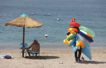 Στιγμιότυπο σε παραλία της Αττικής.
