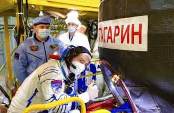 Διεθνής Διαστημικός Σταθμός: Ρώσοι κοσμοναύτες γιορτάζουν για το Λισιτσάνσκ
