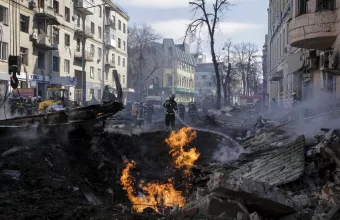 Ρώσοι βομβάρδισαν συγκρότημα κατοικιών στο Ντονέτσκ 