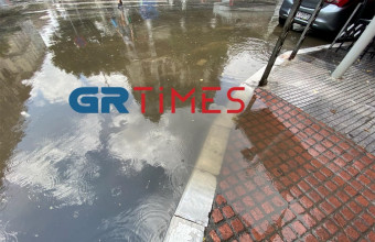 Θεσσαλονίκη: Η έντονη βροχόπτωση έφερε… ήλιο και πλημμύρες