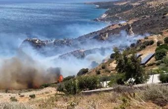Φωτιά στο Ροδάκινο