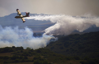 Φωτιά τώρα στην Κέρκυρα: Νότια της Λευκίμμης οι φλόγες