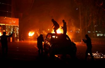 Αναβρασμός στη Λιβύη: Οι διαδηλώσεις επεκτείνονται και σε άλλες πόλεις