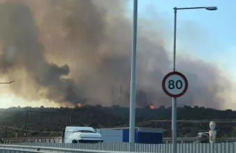 Φωτιά στη Μάνδρα