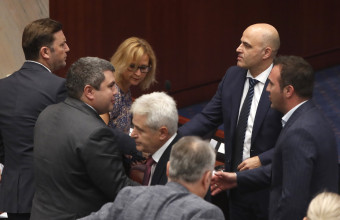 Βόρεια Μακεδονία: H Βουλή ενέκρινε την πρόταση της ΕΕ για συμβιβασμό με τη Βουλγαρία