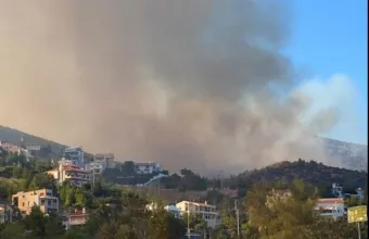 Δήμαρχος Ραφήνας Πικερμίου- Φωτιά Πεντέλη: Εκκενώνεται το Ντράφι 
