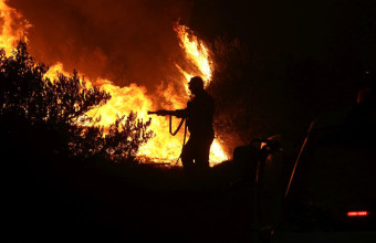 Φωτιά στην Πεντέλη: Δεκάδες πυροσβέστες από Μακεδονία θα ενισχύσουν τις δυνάμεις στην Αττική