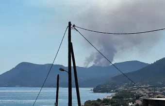 Φωτιά- Σάμος: Aναζωπύρωση πάνω από την Αγία Κυριακή