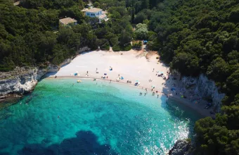 Παραλία Ροβινιά
