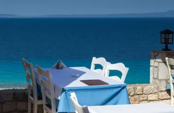 Παραθαλάσσια ταβέρνα