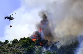 Μαίνεται ο πύρινος εφιάλτης σε Γαλλία και Ισπανία - Συναγερμός για το φονικό καύσωνα