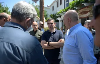 Τσίπρας από Σάμο: Αντί να επιβαρύνει και άλλος τους πολίτες, ο κ. Μητσοτάκης να καταλάβει πως ήρθε η ώρα να φύγει