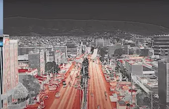 Kαύσωνας: Θερμικό drone πετά πάνω από την Αθήνα