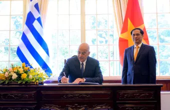 Ο Δένδιας στο Βιετνάμ