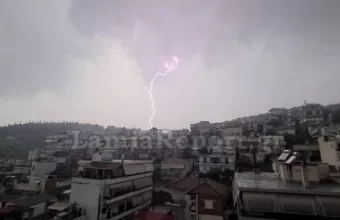 Κακοκαιρία στην Ελλάδα: Kατακλυσμός με χαλάδι και κεραυνούς στην Λαμία