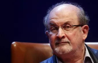 O διάσημος συγγραφέας Σαλμάν Ρούσντι