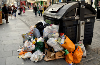Σκωτία: To Εδιμβούργο πνίγεται στα σκουπίδια 