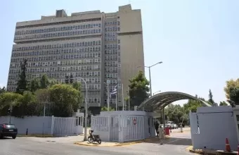 ΕΛAΣ: Τι απαντά στις καταγγελίες της μητέρας της 12χρονης για ολιγωρία των αστυνομικών στο ΑΤ Κολωνού 