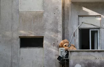 Κόρες κατήγγειλαν τη μητέρα τους στην αστυνομία ότι τις κλείδωσε στην αποθήκη της ταράτσας
