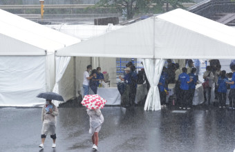Τυφώνας Nanmadol- Ιαπωνία: 9 εκ. εκτοπισμένοι, 2 νεκροί και 90 τραυματίες