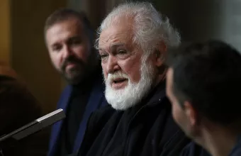 Πέθανε ο Κώστας Καζάκος