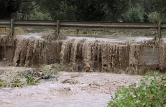Άνοιξαν οι ουρανοί 