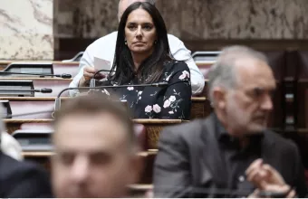 Νόνη Δούνια