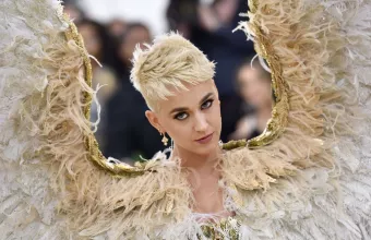 Το πάθος της Katy Perry για τα κοστούμια 