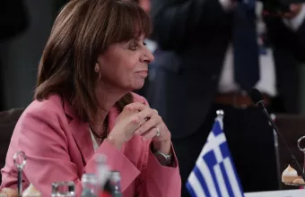 Κατερίνα Σακελλαροπούλου: «Θέλω να συγχαρώ τον Βασιλιά Κάρολο και τη Βασίλισσα Καμίλα, για την ενθρόνισή τους»