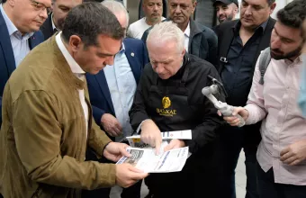 Τσίπρας με αρτοποιούς