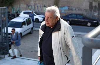 Διεκόπη η δίκη του Πέτρου Φιλιππίδη λόγω αδιαθεσίας της προέδρου – Οργή του Τάσου Χαλκιά