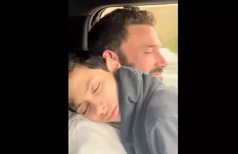 Ο Ben Affleck αγκαλιάζει τον γιο της Jennifer Lopez 