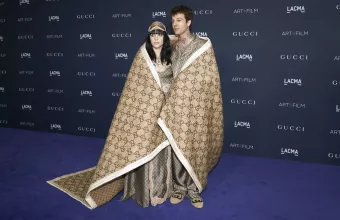 Η Billie Eilish με τον σύντροφό της 