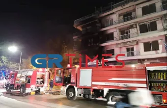 Στο σημείο έσπευσαν άμεσα τρία οχήματα της πυροσβεστικής