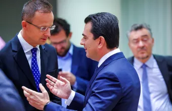 ο Κώστας Σκρέκας σε σύνοδο ομολόγων του