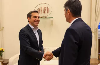 Συνάντηση του Αλέξη Τσίπρα με τον πρέσβη της Γαλλίας Πατρίκ Μεζονάβ