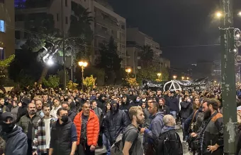 Ολοκληρώθηκε η πορεία για το Πολυτεχνείο- Σε 20 προσαγωγές προχώρησε η ΕΛΑΣ