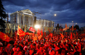 Bόρεια Μακεδονία: Σταθερό προβάδισμα του VMRO δείχνουν οι δημοσκοπήσεις