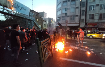 Ιράν: Η Τεχεράνη επιμένει για τον «καταστροφικό ρόλο» του Λονδίνου στις πρόσφατες αντικυβερνητικές διαδηλώσεις