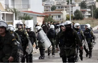 Πυροβολισμός 16χρονου Ρομά: Τουλάχιστον 3 συλλήψεις - Παραμένει η ένταση στους καταυλισμούς - Φωτό