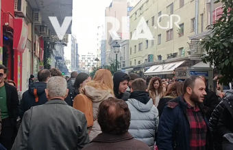 Ξεκίνησε το γλέντι της παραμονής των Χριστουγέννων στο κέντρο της Θεσσαλονίκης