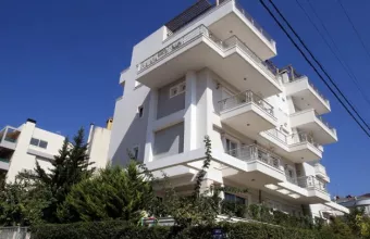 Ελληνικό παράλογο, 1: Σπίτι άνω των 100 τ.μ., δεν μπορείς να το σπάσεις στα 2 χωρίς άδεια
